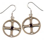 Radsymbol Ohrhänger Bronze/Granat CE-11